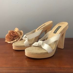 COLIN STUART GENUINE white leather, wooden platform slide 3 1/2 in. Sz 7 1/2